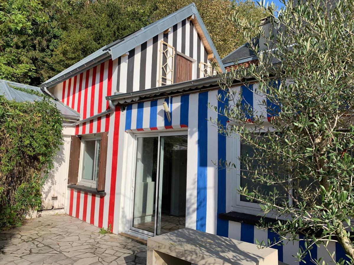 Rouen Eco Lodges Maison Entiere Avec Terrasse Dans Jardin Potager Piscine Parking Exterior photo